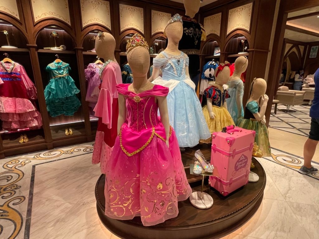 Picture of: All Aboard Bibbidi Bobbidi Boutique Inside the Disney Wish