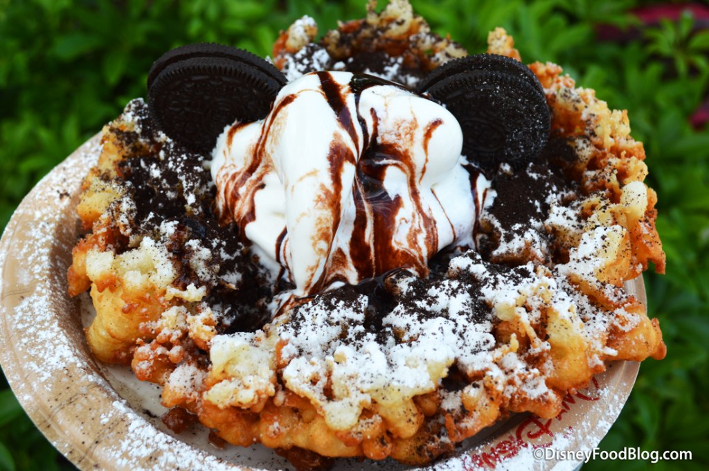 Picture of: Review: Cookies & Cream Funnel Cake at Oasis Canteen in Walt