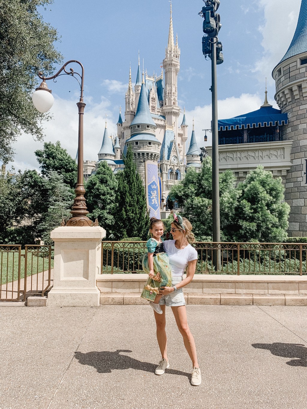 Picture of: What to Wear to Walt Disney World in Summer – Lauren McBride
