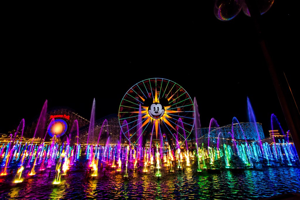 Picture of: World of Color – Wikipedia